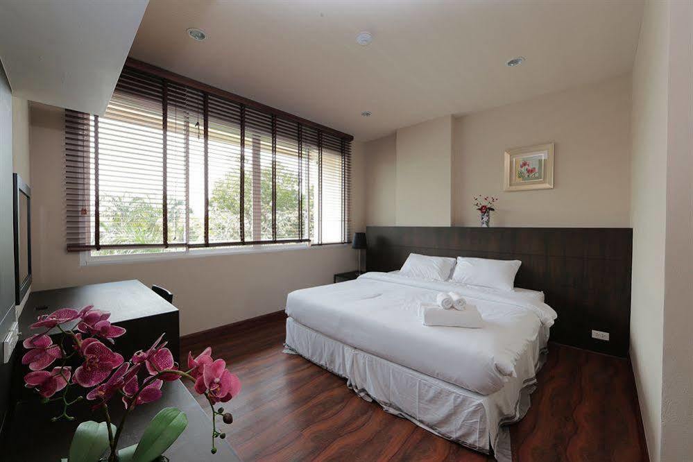 The Tepp Aparthotel Бангкок Экстерьер фото